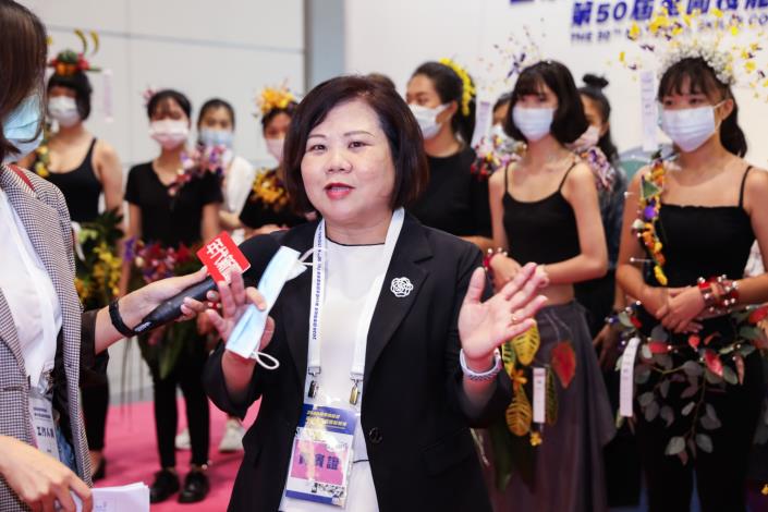 1090919勞動部勞動力發展署新聞稿(附照3)_勞動部部長許銘春贊助廠商日接受聯訪。