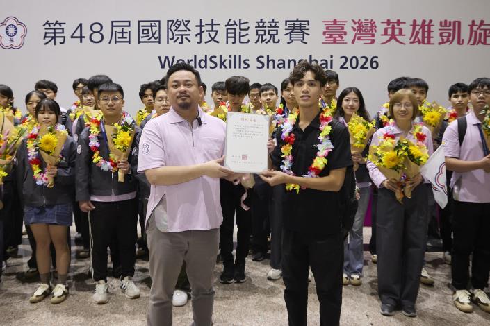 3-部長代表總統致賀電，向國手致上祝賀，肯定選手們以堅持不懈的精神與精湛技藝，為國家爭光。